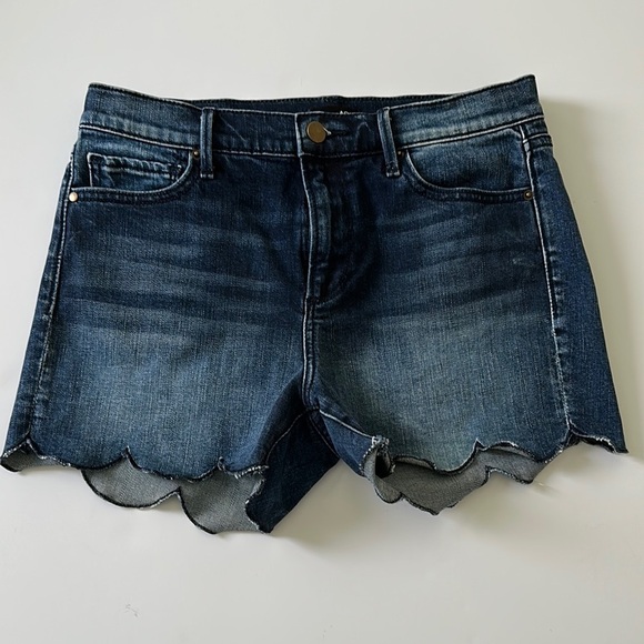 Aqua Scalloped Hem Denim Shorts Size 27 - Picture 1 of 9